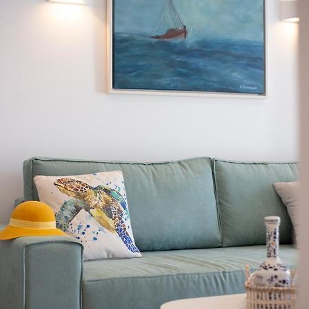Korina'S Suites Ándros Екстериор снимка