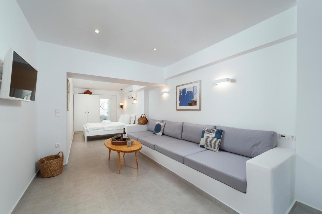 Korina'S Suites Ándros Екстериор снимка