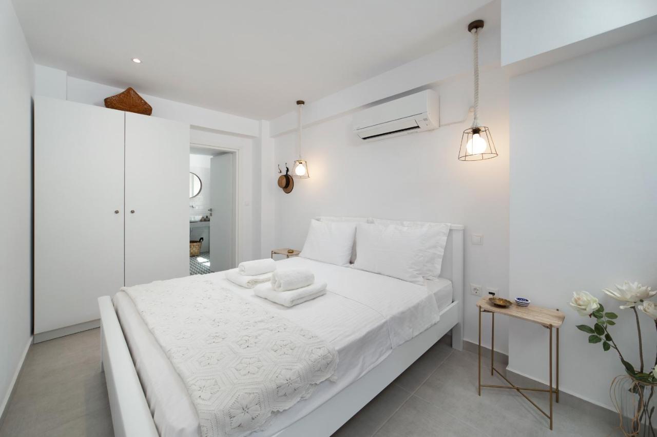 Korina'S Suites Ándros Екстериор снимка