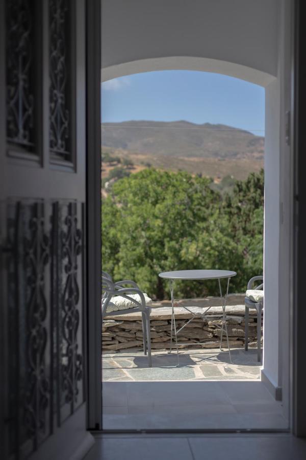 Korina'S Suites Ándros Екстериор снимка