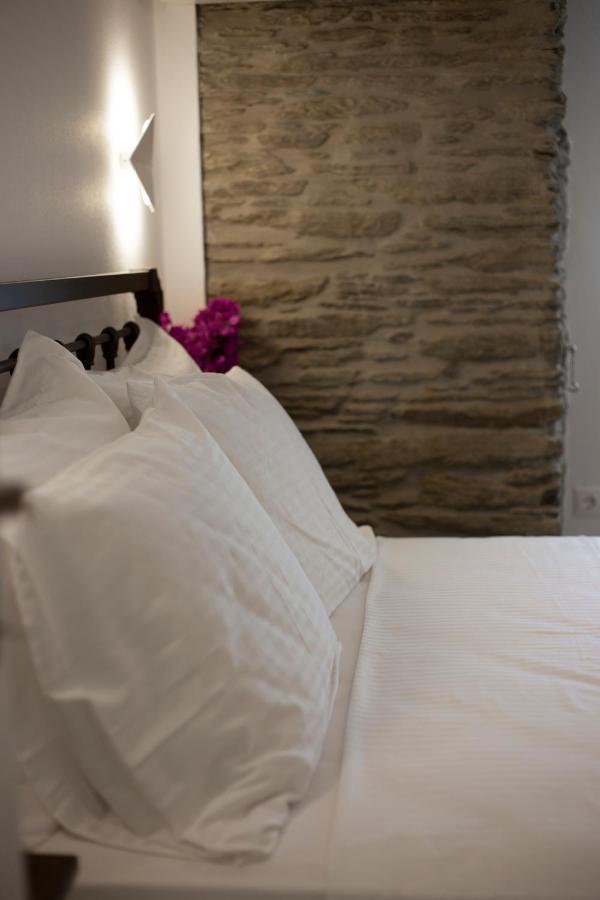 Korina'S Suites Ándros Екстериор снимка